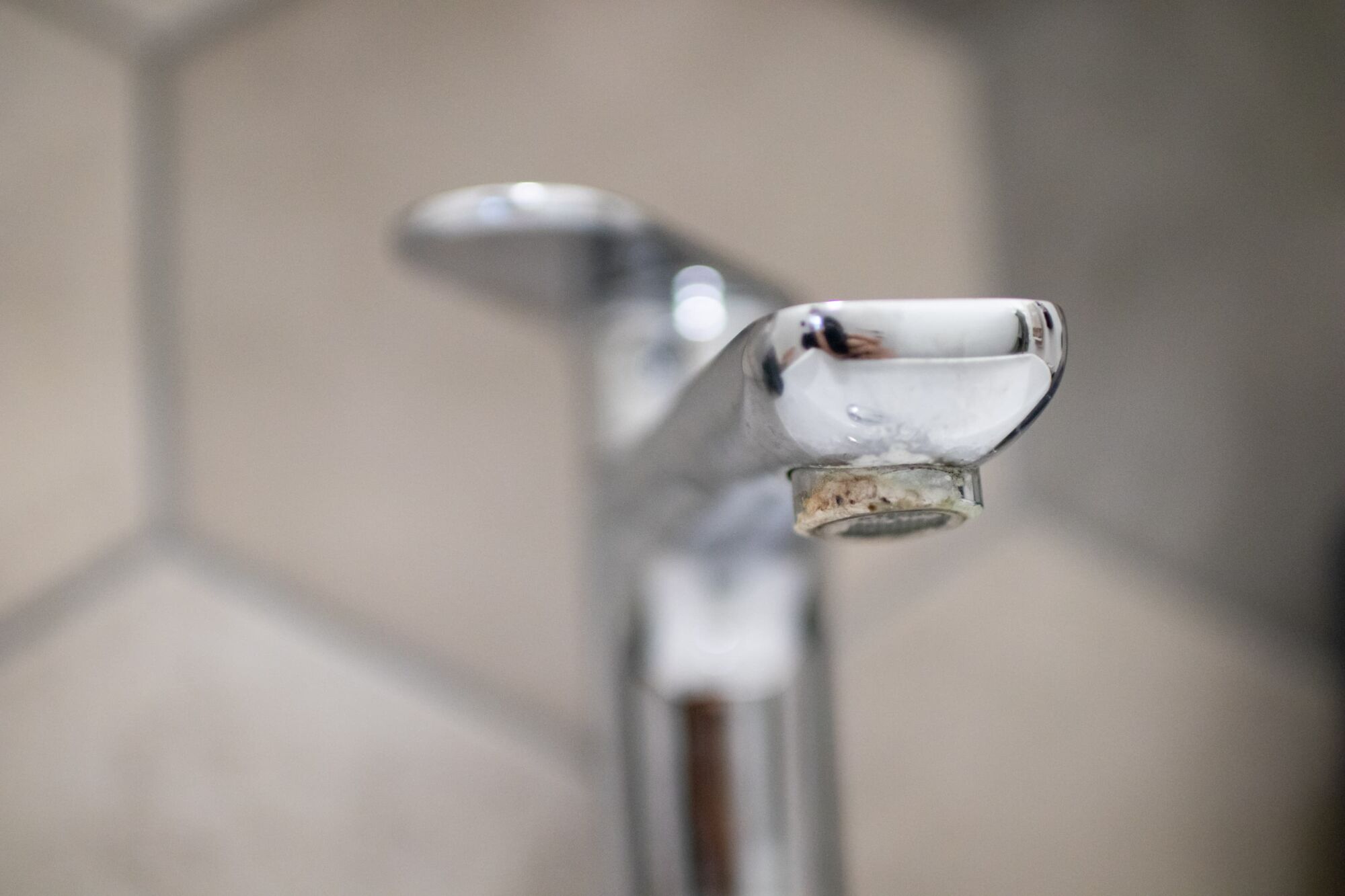 ADOBESTOCK_322346516 | Ecotech Innovation Quels sont les dangers du calcaire pour les canalisations ? Strasbourg